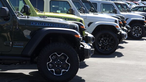 Por que as tarifas de Trump afetam ainda mais a Stellantis e o setor automotivo Por que as tarifas de Trump afetam ainda mais a Stellantis e o setor automotivo