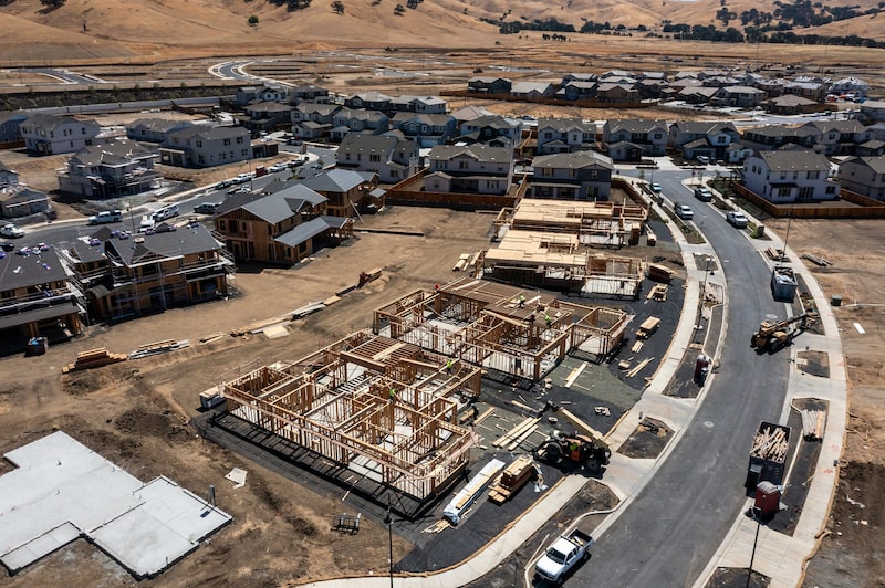 Inicios de construcción de viviendas en EE.UU. caen a su nivel más bajo desde mayo. Inicios de construcción de viviendas en EE.UU. caen a su nivel más bajo desde mayo.