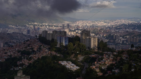 Altos funcionarios del FMI visitan Venezuela por primera vez en más de dos décadas Altos funcionarios del FMI visitan Venezuela por primera vez en más de dos décadas