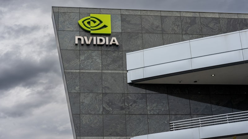 Nvidia investe mais US$ 2 bilhões na CoreWeave e mira expansão em infraestrutura de IA Nvidia investe mais US$ 2 bilhões na CoreWeave e mira expansão em infraestrutura de IA