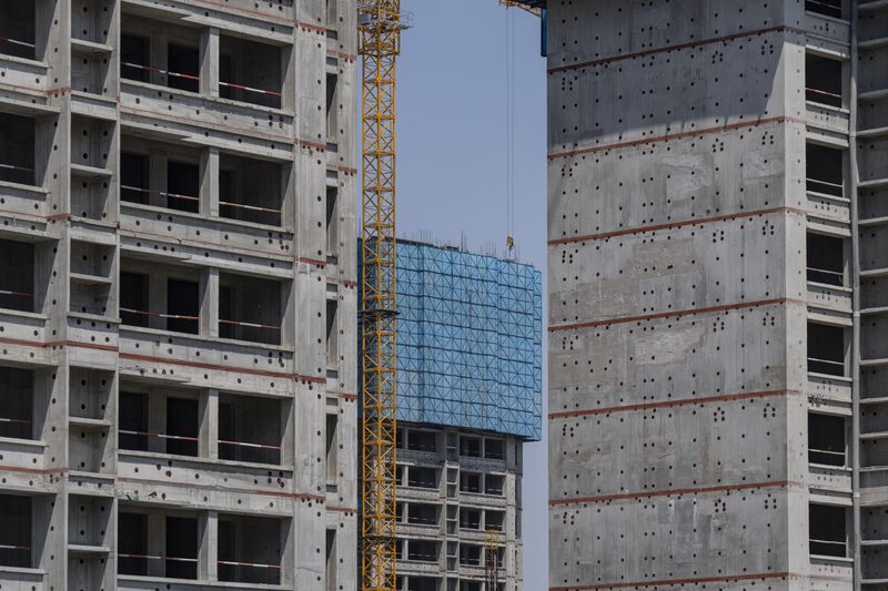 Shanghai, Shenzhen y Guangzhou - han puesto en marcha desde entonces importantes medidas de flexibilización para los compradores de viviendas. Shanghai, Shenzhen y Guangzhou - han puesto en marcha desde entonces importantes medidas de flexibilización para los compradores de viviendas.