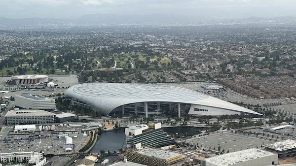 Funcionários de estádio da Copa nos EUA aprovam greve dias antes do início do torneio Funcionários de estádio da Copa nos EUA aprovam greve dias antes do início do torneio