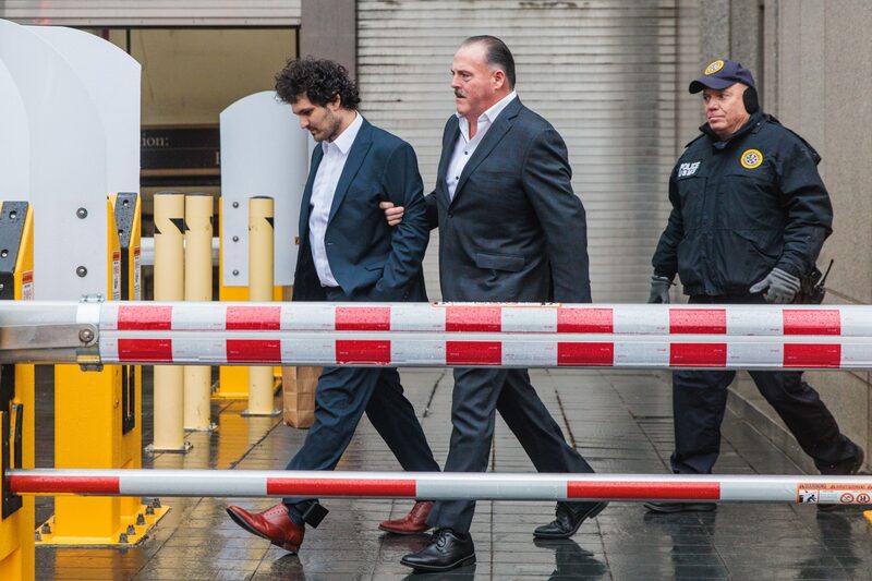 Fundador da FTX pagará fiança milionária após escândalo cripto Fundador da FTX pagará fiança milionária após escândalo cripto