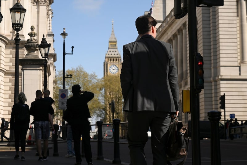 Empresas britânicas cortam vagas em áreas como varejo, marketing e indústria, mas ampliam a demanda por especialistas em IA e profissionais experientes (Foto: Jaimi Joy/Bloomberg) Empresas britânicas cortam vagas em áreas como varejo, marketing e indústria, mas ampliam a demanda por especialistas em IA e profissionais experientes (Foto: Jaimi Joy/Bloomberg)