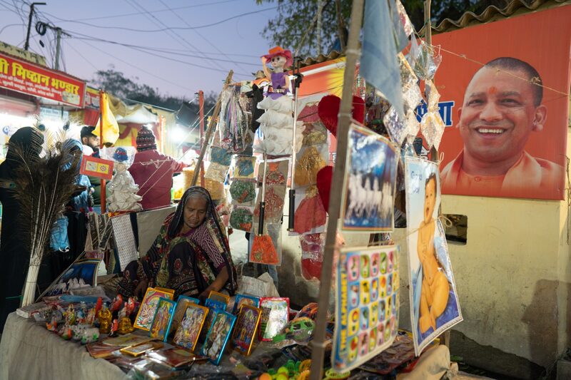 Un puesto afuera del templo Shri Gorakhnath Mandir en Gorakhpur, Uttar Pradesh, India, el jueves 17 de febrero de 2022. Un puesto afuera del templo Shri Gorakhnath Mandir en Gorakhpur, Uttar Pradesh, India, el jueves 17 de febrero de 2022.