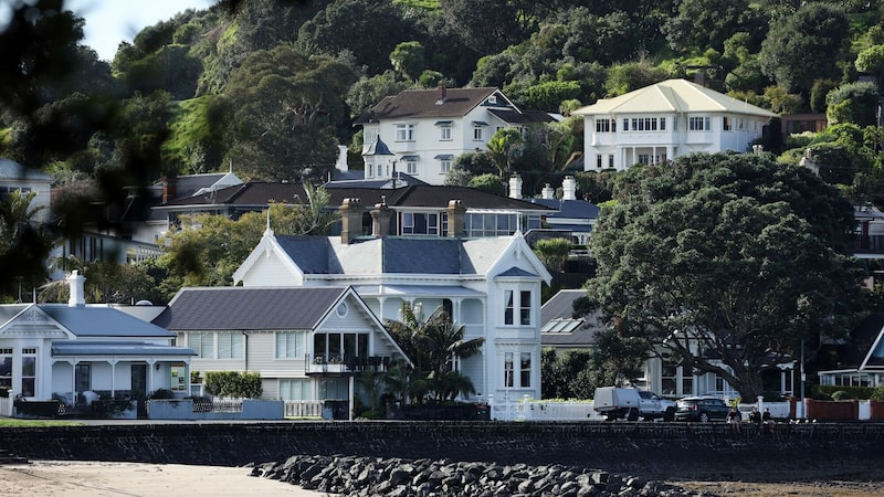 Nova Zelândia tenta atrair milionários e libera venda de mansões para estrangeiros Nova Zelândia tenta atrair milionários e libera venda de mansões para estrangeiros