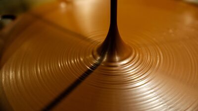 Fabricantes de chocolate se preparam para aderir a regras da UE contra o desmatamento Fabricantes de chocolate se preparam para aderir a regras da UE contra o desmatamento