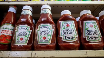 Kraft Heinz corta guidance de vendas enquanto avança em plano de cisão dos negócios Kraft Heinz corta guidance de vendas enquanto avança em plano de cisão dos negócios