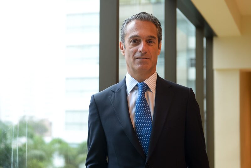 Este año, América Móvil estima realizar inversiones por US$8.000 millones. Este año, América Móvil estima realizar inversiones por US$8.000 millones.