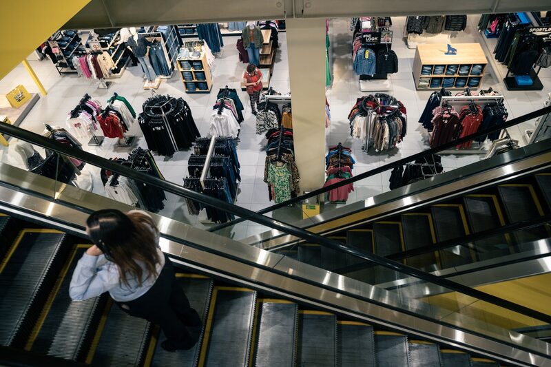 Daybreak: Cifras de ASML impulsan a los mercados; entrevista con CEO de Coppel. Daybreak: Cifras de ASML impulsan a los mercados; entrevista con CEO de Coppel.