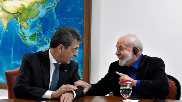 Lula e Milei ampliam rivalidade com modelos econômicos distintos na América Latina Lula e Milei ampliam rivalidade com modelos econômicos distintos na América Latina