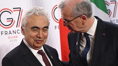 Jefe de la AIE advierte que inventarios comerciales de petróleo están cayendo rápidamente Jefe de la AIE advierte que inventarios comerciales de petróleo están cayendo rápidamente
