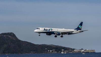 Dólar cai a R$ 5,35 com PCE nos EUA e Ibovespa opera estável; AZUL4 dispara 15% Dólar cai a R$ 5,35 com PCE nos EUA e Ibovespa opera estável; AZUL4 dispara 15%