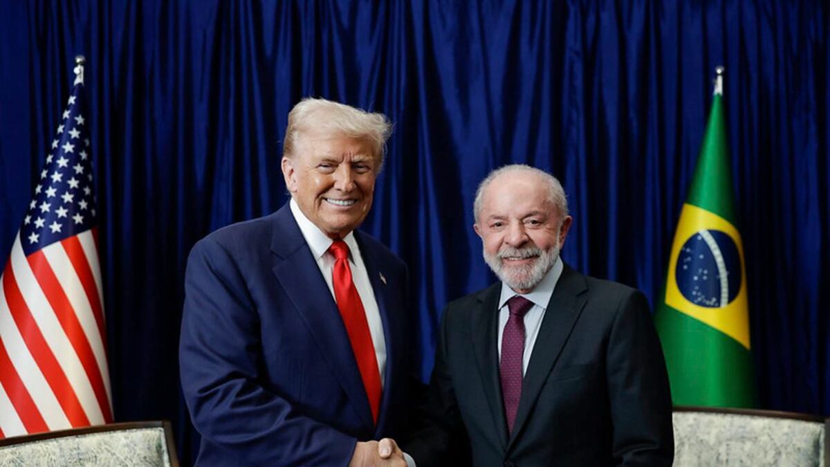 Presidente da República, Luiz Inácio Lula da Silva, durante Encontro com o Presidente dos Estados Unidos, Donald Trump, durante o 47ª Cúpula da Associação de Nações do Sudeste Asiático - ASEAN em Kuala Lampur, Malásia.
Fotos: Ricardo Stuckert / PR