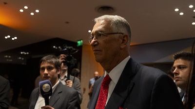 Adeudos de Salinas Pliego con el SAT quedarán resueltos esta semana: Sheinbaum Adeudos de Salinas Pliego con el SAT quedarán resueltos esta semana: Sheinbaum