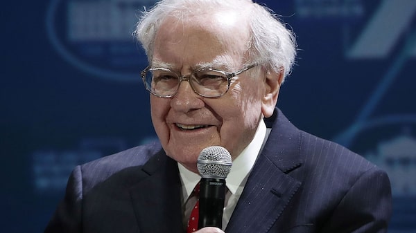 Buffett está comprando bonos del Tesoro de EE.UU. pese a rebaja de calificación Buffett está comprando bonos del Tesoro de EE.UU. pese a rebaja de calificación