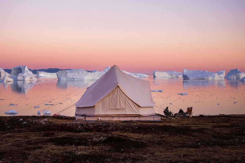 Região oferece experiências únicas, como a pesca no Atlântico e interação com culturas inuit. Região oferece experiências únicas, como a pesca no Atlântico e interação com culturas inuit.
