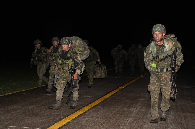 Después de tres días de secuestro en la vereda Nueva York, municipio de El Retorno, los militares ya se encontraban en libertad, el 28 de agosto de 2025. Después de tres días de secuestro en la vereda Nueva York, municipio de El Retorno, los militares ya se encontraban en libertad, el 28 de agosto de 2025.