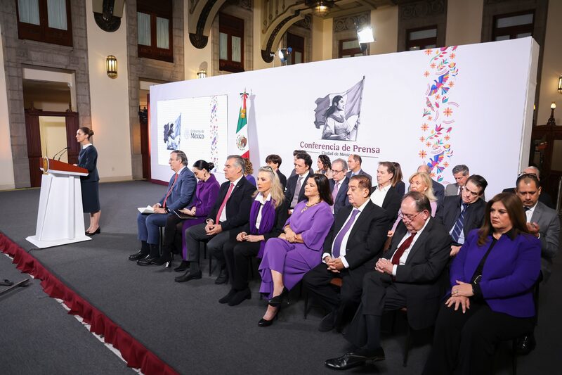La presidenta de México, Claudia Sheinbaum, presentó el Consejo de Desarrollo Económico Regional y Relocalización de Empresas, en la conferencia matutina del miércoles 27 de noviembre de 2024. La presidenta de México, Claudia Sheinbaum, presentó el Consejo de Desarrollo Económico Regional y Relocalización de Empresas, en la conferencia matutina del miércoles 27 de noviembre de 2024.