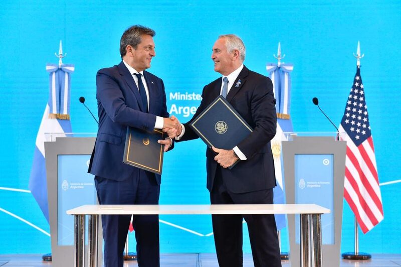 El ministro de Economía de la Argentina, Sergio Massa, dijo que el intercambio automático de información fiscal busca evitar “mecanismos de elusión”. El ministro de Economía de la Argentina, Sergio Massa, dijo que el intercambio automático de información fiscal busca evitar “mecanismos de elusión”.