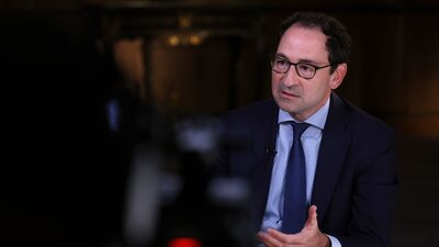 De Blackstone a Spotify: executivos apostam em vídeos casuais para engajar clientes De Blackstone a Spotify: executivos apostam em vídeos casuais para engajar clientes