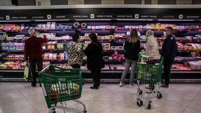 Consumidores colombianos confían menos, el indicador cayó por cuarto mes seguido Consumidores colombianos confían menos, el indicador cayó por cuarto mes seguido