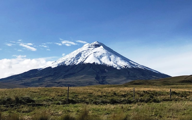 El Cotopaxi, de Ecuador, es el segundo volcán activo más alto del mundo. El Cotopaxi, de Ecuador, es el segundo volcán activo más alto del mundo.