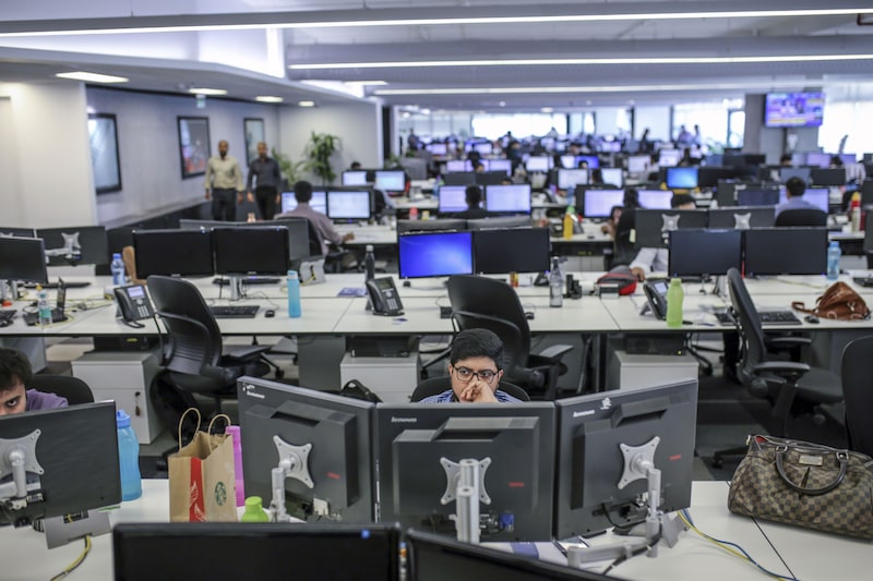 Los grandes jefes siempre están preocupados por la pérdida de sus puestos de trabajo, especialmente en las empresas públicas, donde la posibilidad de un adiós repentino viene con la silla cómoda. Los grandes jefes siempre están preocupados por la pérdida de sus puestos de trabajo, especialmente en las empresas públicas, donde la posibilidad de un adiós repentino viene con la silla cómoda.