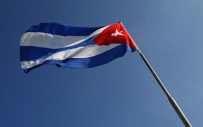 Actualmente, hay dos tipos de cambio fijo en Cuba, y podrían ser modificados. Actualmente, hay dos tipos de cambio fijo en Cuba, y podrían ser modificados.