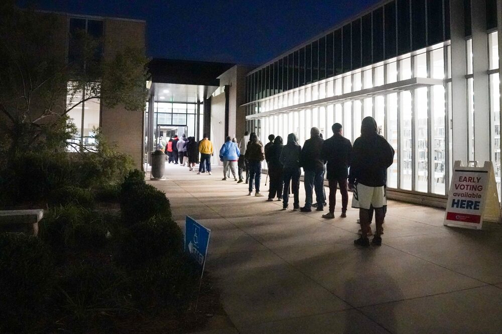 Eleitores esperam na fila para votar em Atlanta (Foto: Megan Varner/Getty Images) Eleitores esperam na fila para votar em Atlanta (Foto: Megan Varner/Getty Images)