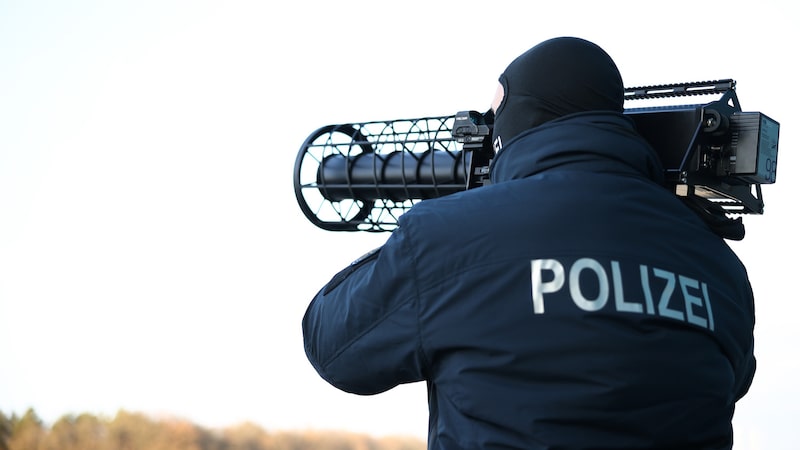 Drones colocam em risco aeroportos na Alemanha. País agora acelera medidas de combate Drones colocam em risco aeroportos na Alemanha. País agora acelera medidas de combate