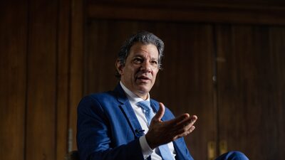 Reunião de emergência discutiu recuo em IOF para investir em fundos no exterior  Reunião de emergência discutiu recuo em IOF para investir em fundos no exterior