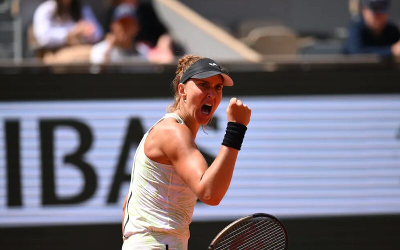 A tenista brasileira Bia Haddad na partida das quartas-de-final de Roland Garros nesta quarta-feira (7 de maio de 2023), em Paris. Ela venceu e se classificou às semifinais (Foto: Corinne Dubreuil/FFT) A tenista brasileira Bia Haddad na partida das quartas-de-final de Roland Garros nesta quarta-feira (7 de maio de 2023), em Paris. Ela venceu e se classificou às semifinais (Foto: Corinne Dubreuil/FFT)