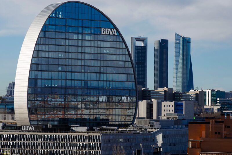 El gobierno español anunció hoy que decidió abrir una audiencia pública para recabar opiniones de ciudadanos, asociaciones y organismos sobre la oferta que presentó BBVA sobre Sabadell. El gobierno español anunció hoy que decidió abrir una audiencia pública para recabar opiniones de ciudadanos, asociaciones y organismos sobre la oferta que presentó BBVA sobre Sabadell.