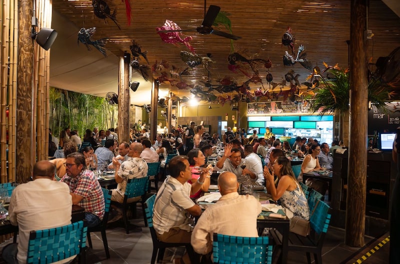 La Mar Cebichería sobresale entre los restaurantes tradicionales emblemáticos en Perú. La Mar Cebichería sobresale entre los restaurantes tradicionales emblemáticos en Perú.