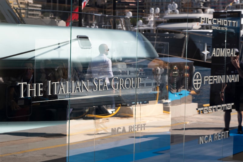 Escritório do The Italian Sea Group em Hercules Harbour: para levantar recursos adicionais, o Italian Sea Group considera a venda de seu estaleiro em La Spezia. Escritório do The Italian Sea Group em Hercules Harbour: para levantar recursos adicionais, o Italian Sea Group considera a venda de seu estaleiro em La Spezia.