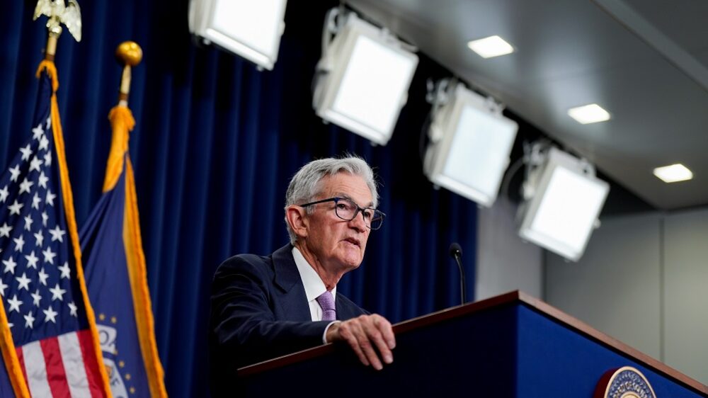 El presidente de la Reserva Federal, Jerome Powell, habla sobre la decisión del Comité Federal de Mercado Abierto de bajar el tipo de los fondos federales a un rango del 4,75% al 5%. El presidente de la Reserva Federal, Jerome Powell, habla sobre la decisión del Comité Federal de Mercado Abierto de bajar el tipo de los fondos federales a un rango del 4,75% al 5%.