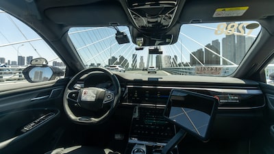 Acordos da Uber indicam que robotáxis serão realidade em vários países em um ano Acordos da Uber indicam que robotáxis serão realidade em vários países em um ano