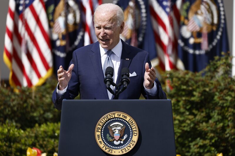 El presidente de Estados Unidos, Joe Biden, habla en el Jardín de las Rosas de la Casa Blanca en Washington, D.C., Estados Unidos, el lunes 11 de abril de 2022. El presidente de Estados Unidos, Joe Biden, habla en el Jardín de las Rosas de la Casa Blanca en Washington, D.C., Estados Unidos, el lunes 11 de abril de 2022.
