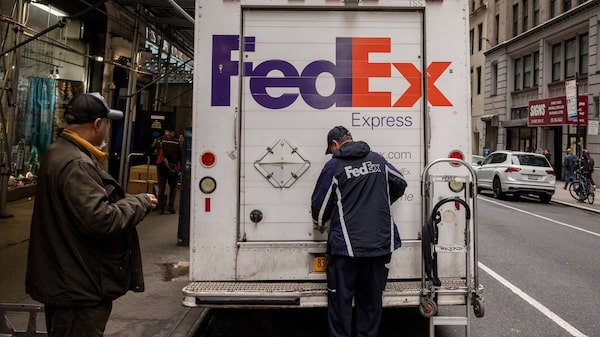 FedEx supera estimaciones de ganancias, pero advierte presión por las políticas comerciales FedEx supera estimaciones de ganancias, pero advierte presión por las políticas comerciales