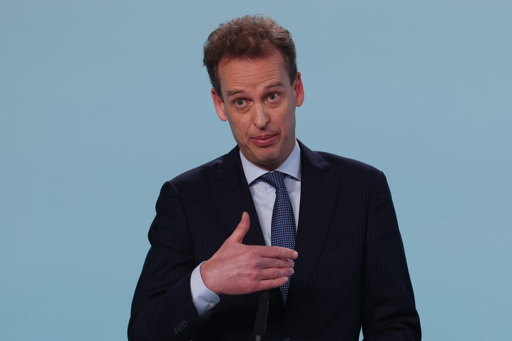 Frank Elderson, del comité ejecutivo del BCE; el banco intensifica sus esfuerzos para que los prestamistas se preparen para las conscuentias del cambio climático. Fotógrafo: Alex Kraus/Bloomberg Frank Elderson, del comité ejecutivo del BCE; el banco intensifica sus esfuerzos para que los prestamistas se preparen para las conscuentias del cambio climático. Fotógrafo: Alex Kraus/Bloomberg