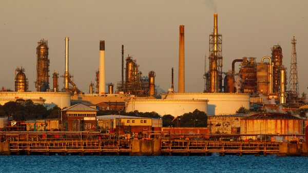 Exxon ve un golpe de US$4.000 millones en beneficio trimestral por gas y refino Exxon ve un golpe de US$4.000 millones en beneficio trimestral por gas y refino