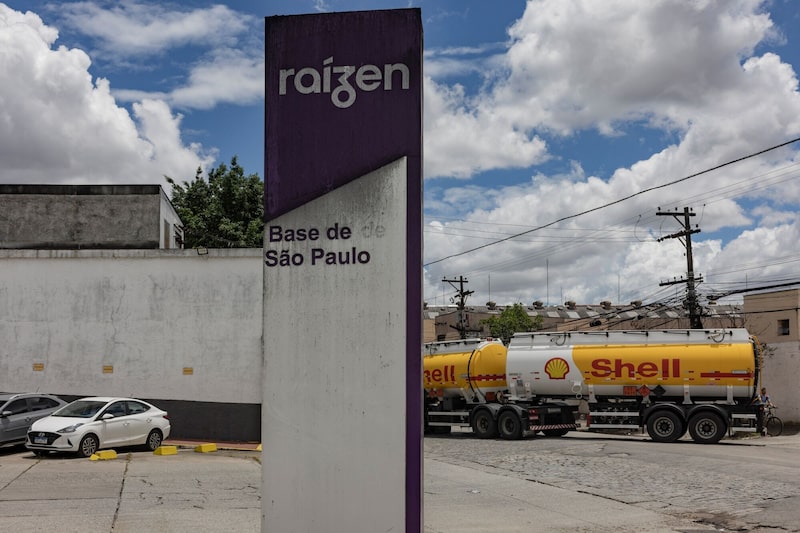 Credores têm pressionado a Shell e a Cosan para injetarem até R$ 12 bilhões, argumentando que são empresas lucrativas com caixa suficiente para contribuir com mais do que estão oferecendo (Foto: Bloomberg) Credores têm pressionado a Shell e a Cosan para injetarem até R$ 12 bilhões, argumentando que são empresas lucrativas com caixa suficiente para contribuir com mais do que estão oferecendo (Foto: Bloomberg)