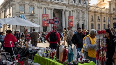 Economía chilena registra un leve avance mensual antes de decisión clave sobre tasas Economía chilena registra un leve avance mensual antes de decisión clave sobre tasas
