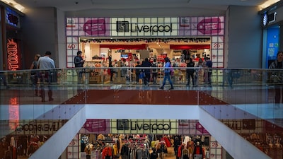 Liverpool apuesta por manicures y productos financieros para mitigar la desaceleración en México Liverpool apuesta por manicures y productos financieros para mitigar la desaceleración en México