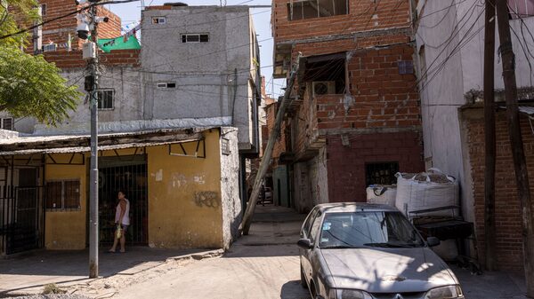 La pobreza se dispara en Argentina: a cuánto habría llegado en mayo, según la Di Tella La pobreza se dispara en Argentina: a cuánto habría llegado en mayo, según la Di Tella
