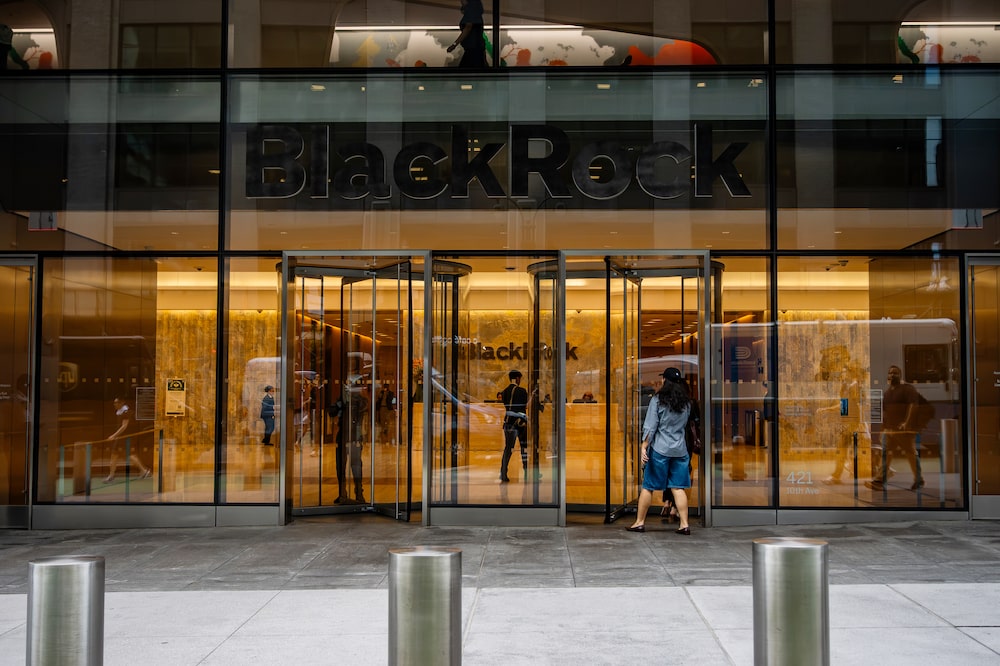 BlackRock headquarters in New York, US, on Wednesday, Sept. 9, 2026. Fundraising for non-traded business development companies fell to $2 billion in the second quarter, an 82% drop from the $11 billion raised a year ago. Photographer: John Taggart/Bloomberg BlackRock headquarters in New York, US, on Wednesday, Sept. 9, 2026. Fundraising for non-traded business development companies fell to $2 billion in the second quarter, an 82% drop from the $11 billion raised a year ago. Photographer: John Taggart/Bloomberg