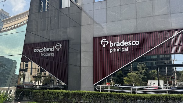 Risco fiscal pesa mais para ações brasileiras do que tarifas, diz Bradesco BBI Risco fiscal pesa mais para ações brasileiras do que tarifas, diz Bradesco BBI