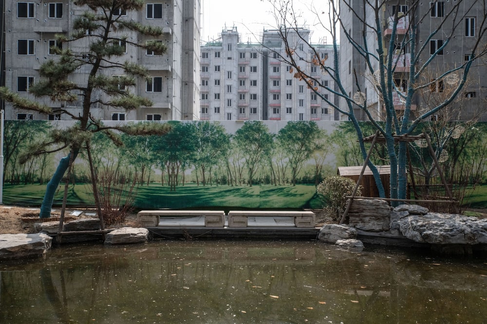 Las obras de construcción de un proyecto residencial desarrollado anteriormente por China Evergrande Group en Pekín, en marzo. Fuente: Bloomberg Las obras de construcción de un proyecto residencial desarrollado anteriormente por China Evergrande Group en Pekín, en marzo. Fuente: Bloomberg