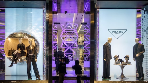 Prada quiere crear una marca de lujo más ecológica con su futuro CEO Prada quiere crear una marca de lujo más ecológica con su futuro CEO